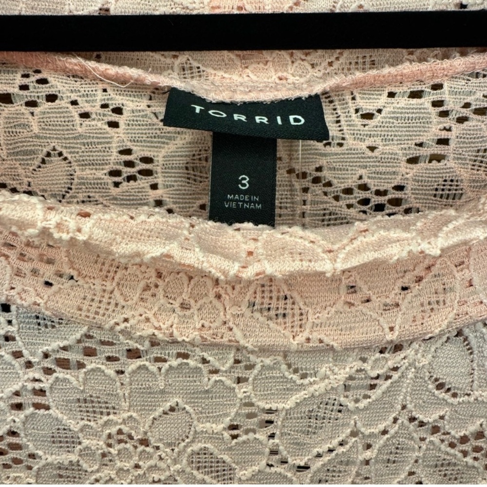 Stretch Lace Tunic Top Size 3 Torrid Light Pink – Feminine Long Sleeve - Picture 4 of 6